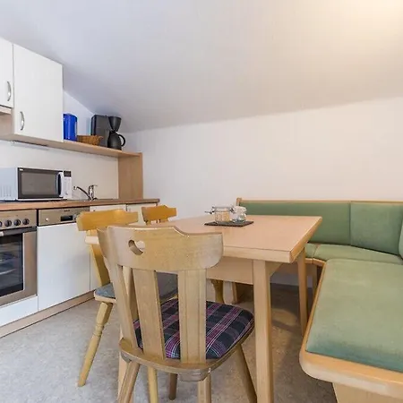 Stadlhof לינה וארוחת בוקר 3*