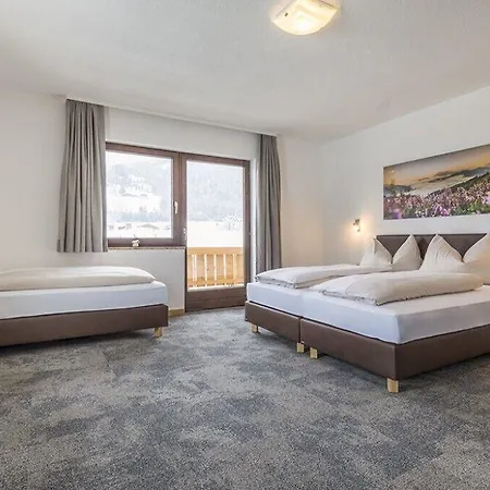 Stadlhof לינה וארוחת בוקר 3*